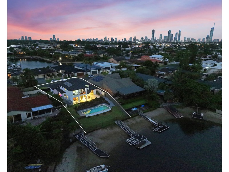 5 Aberdeen Avenue, Benowa Waters QLD 4217