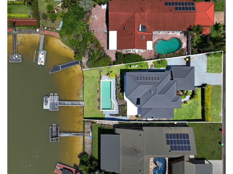 5 Aberdeen Avenue, Benowa Waters QLD 4217