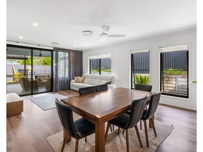 24 Harriet Lane, Oxenford QLD 4210