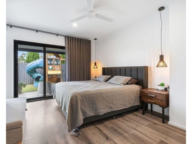 24 Harriet Lane, Oxenford QLD 4210