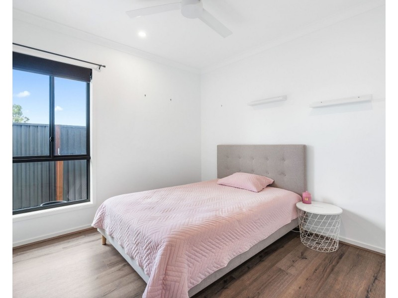 24 Harriet Lane, Oxenford QLD 4210