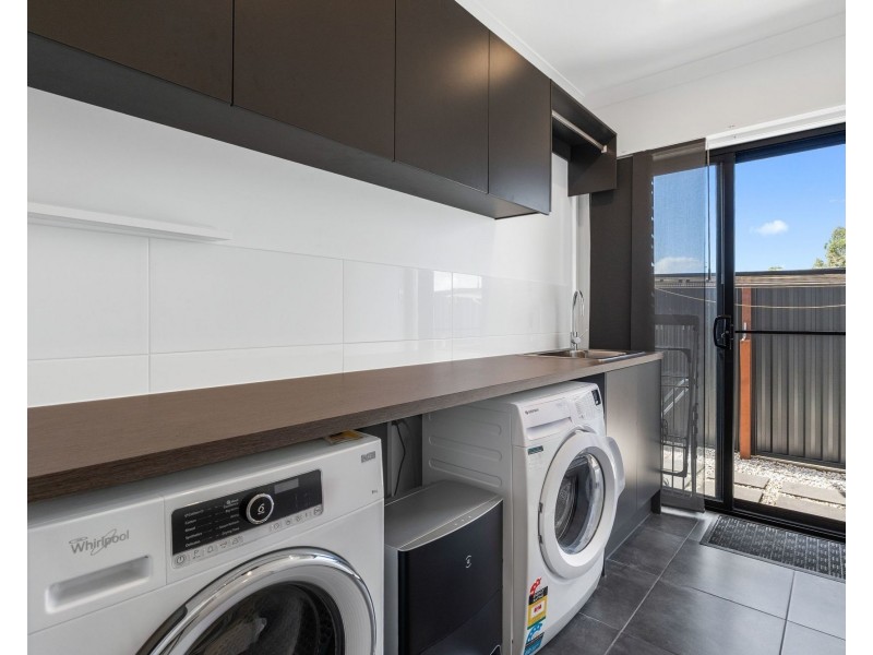 24 Harriet Lane, Oxenford QLD 4210