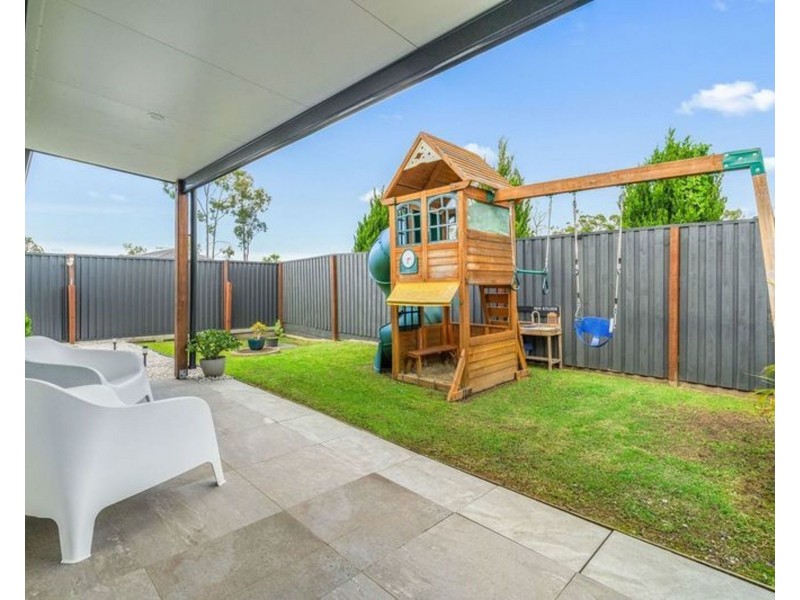 24 Harriet Lane, Oxenford QLD 4210