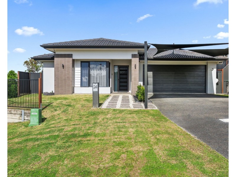 24 Harriet Lane, Oxenford QLD 4210