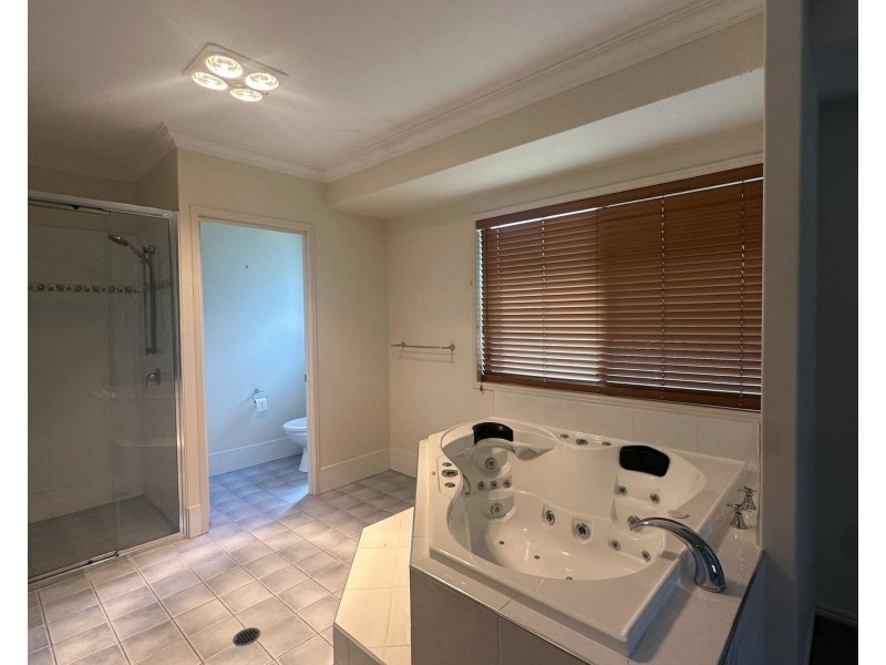 17 Issac Street, Bargara QLD 4670