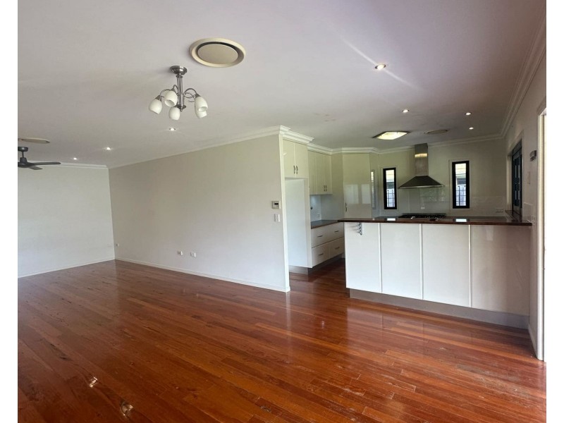 17 Issac Street, Bargara QLD 4670