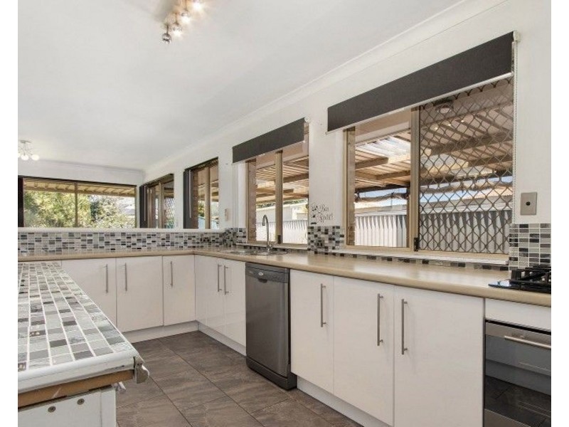 719 Safety Bay Road, Warnbro WA 6169