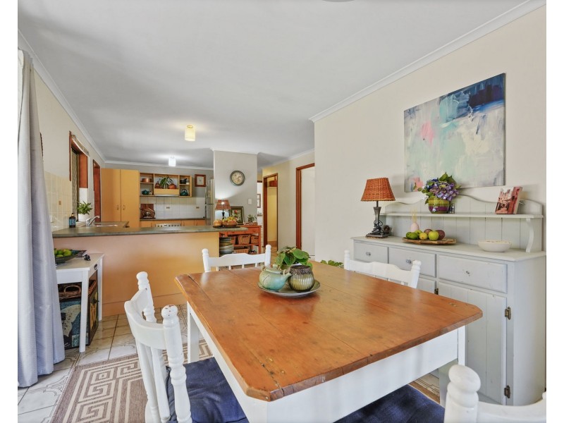 25 Rogers Street, Beachmere QLD 4510