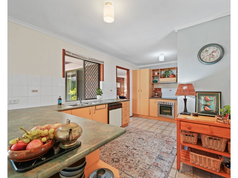 25 Rogers Street, Beachmere QLD 4510