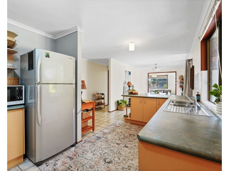 25 Rogers Street, Beachmere QLD 4510