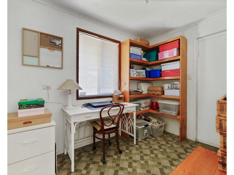 25 Rogers Street, Beachmere QLD 4510