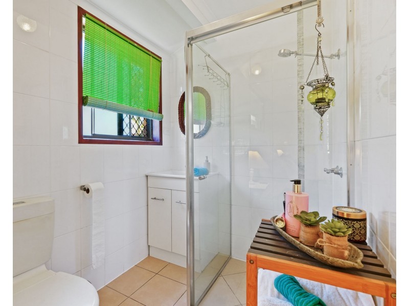 25 Rogers Street, Beachmere QLD 4510