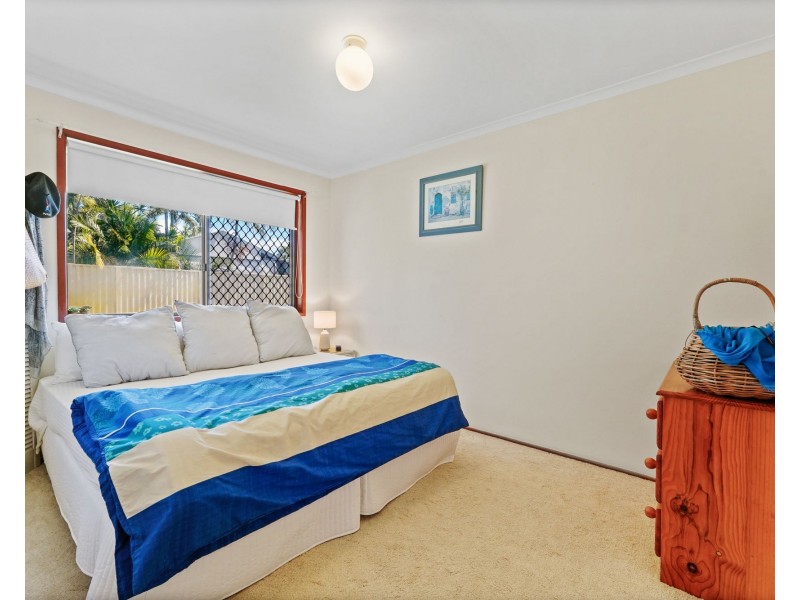 25 Rogers Street, Beachmere QLD 4510