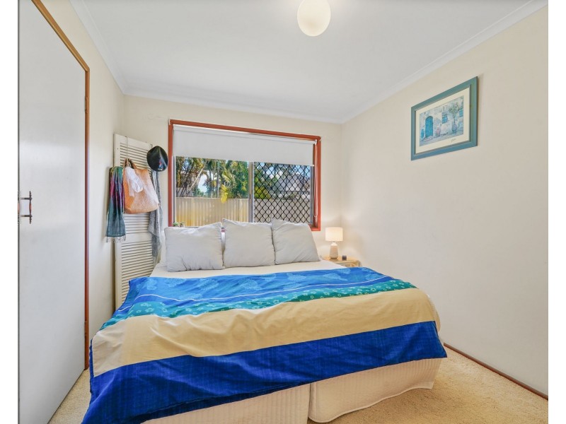 25 Rogers Street, Beachmere QLD 4510