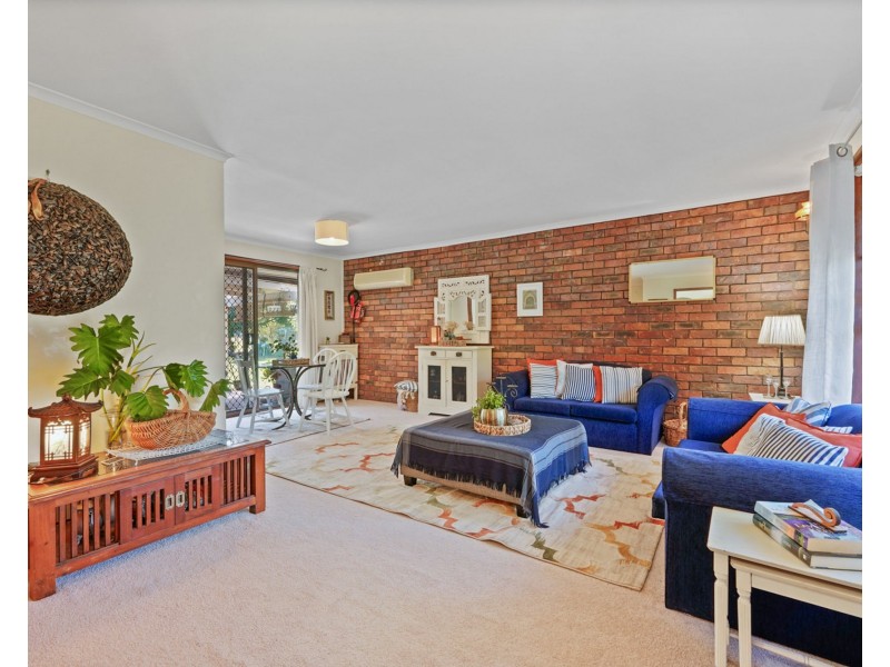 25 Rogers Street, Beachmere QLD 4510