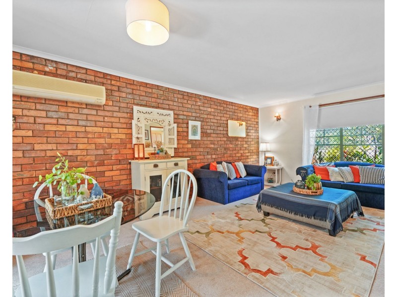 25 Rogers Street, Beachmere QLD 4510