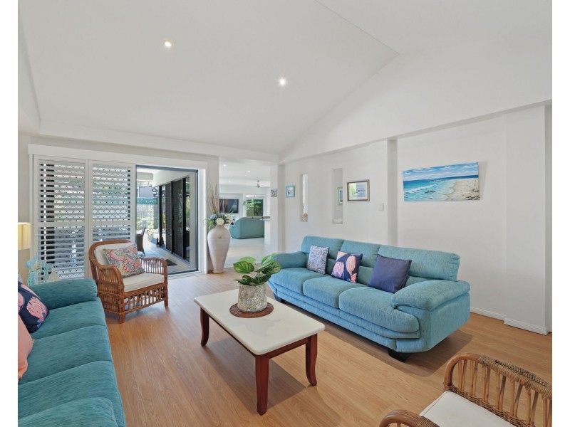 13 Campbellville Circuit, Pelican Waters QLD 4551