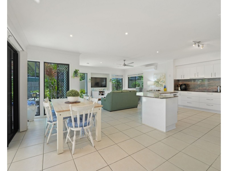 13 Campbellville Circuit, Pelican Waters QLD 4551