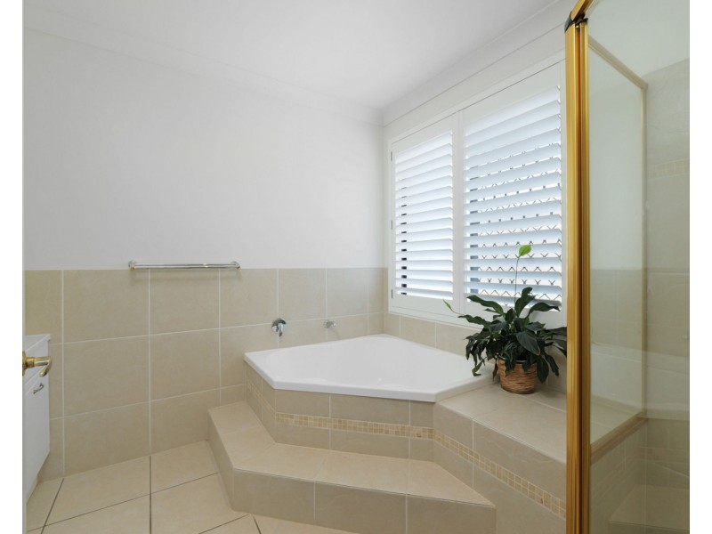 13 Campbellville Circuit, Pelican Waters QLD 4551