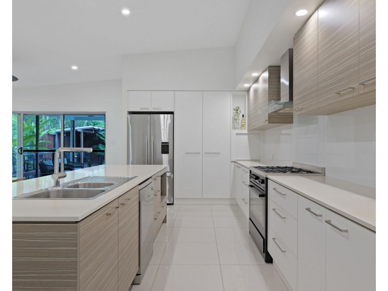 8 Koopa Place, Pelican Waters QLD 4551