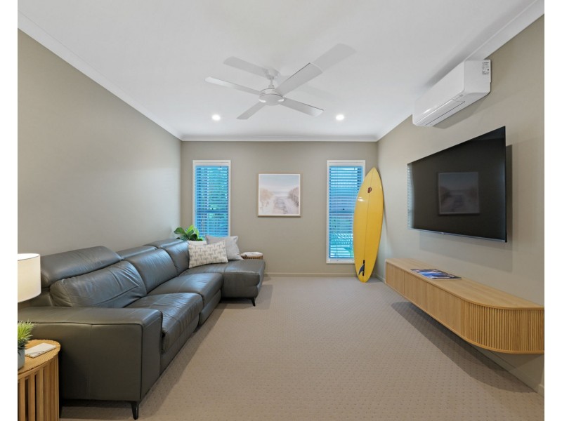 8 Koopa Place, Pelican Waters QLD 4551