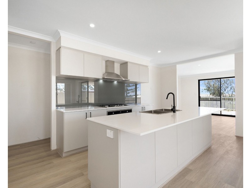 11 Yamba View, Alkimos WA 6038