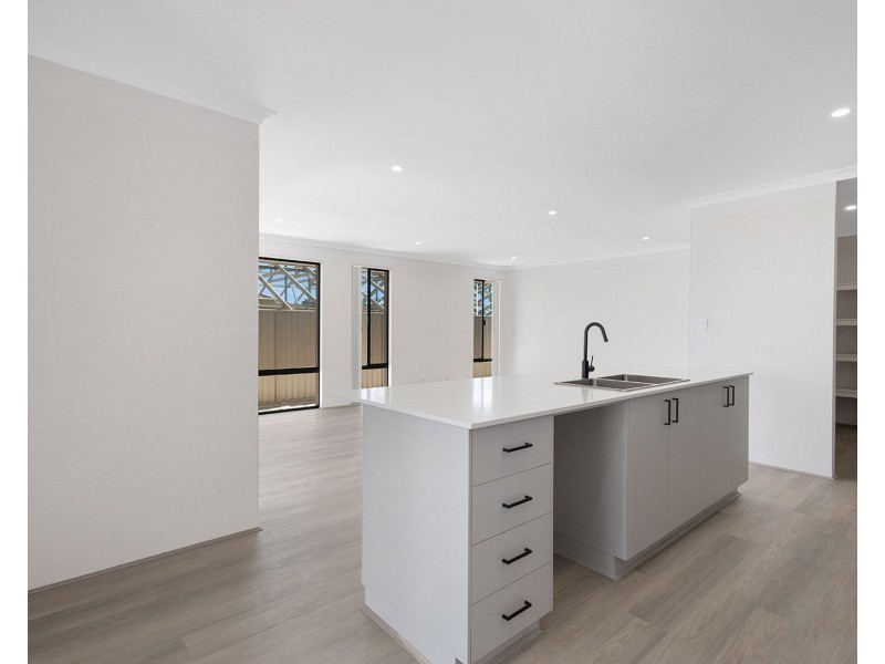 11 Yamba View, Alkimos WA 6038