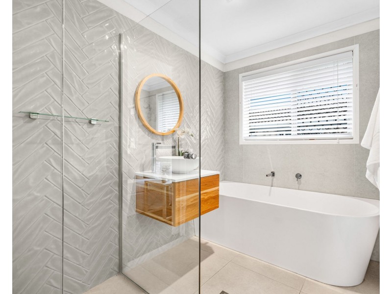 16 Monterey Circuit, Tingalpa QLD 4173