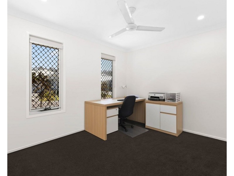 5 Perignon Cct, Beachmere QLD 4510