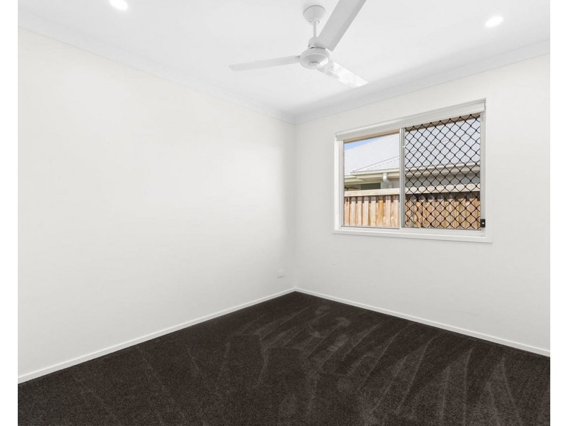 5 Perignon Cct, Beachmere QLD 4510