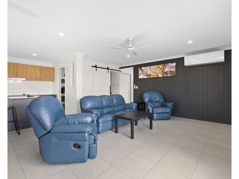 5 Perignon Cct, Beachmere QLD 4510