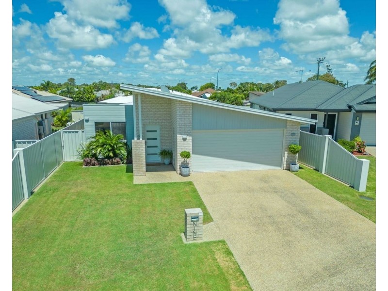9 Blue Sea Court, Bargara QLD 4670