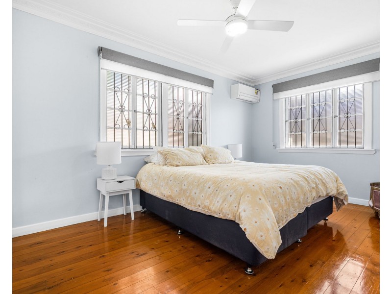 329 Preston Road, Wynnum West QLD 4178