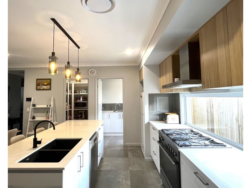 22 Haven Street, Victoria Point QLD 4165