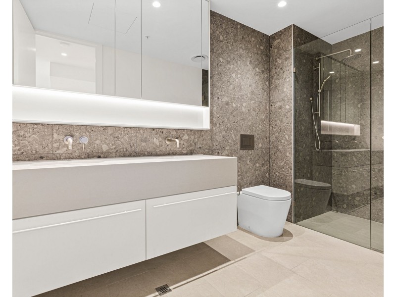 703 348-354 HAWTHORN ROAD, Caulfield South VIC 3162