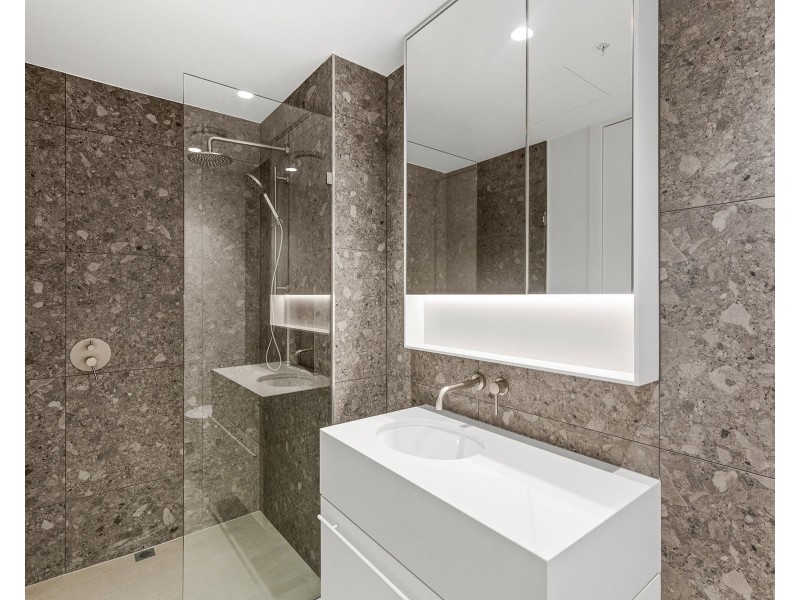 703 348-354 HAWTHORN ROAD, Caulfield South VIC 3162