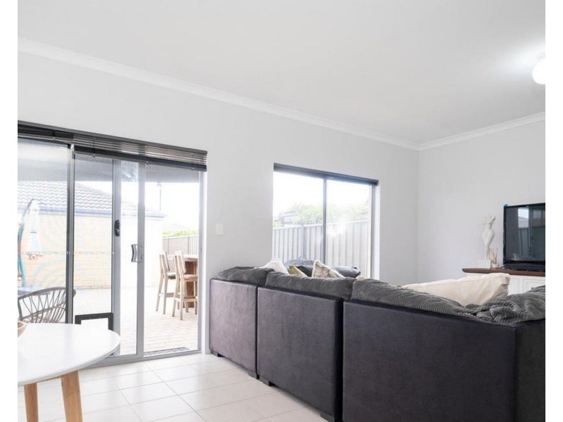 18 Cheyne Way, Caversham WA 6055