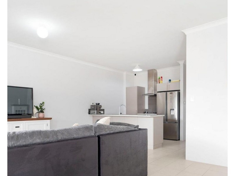 18 Cheyne Way, Caversham WA 6055