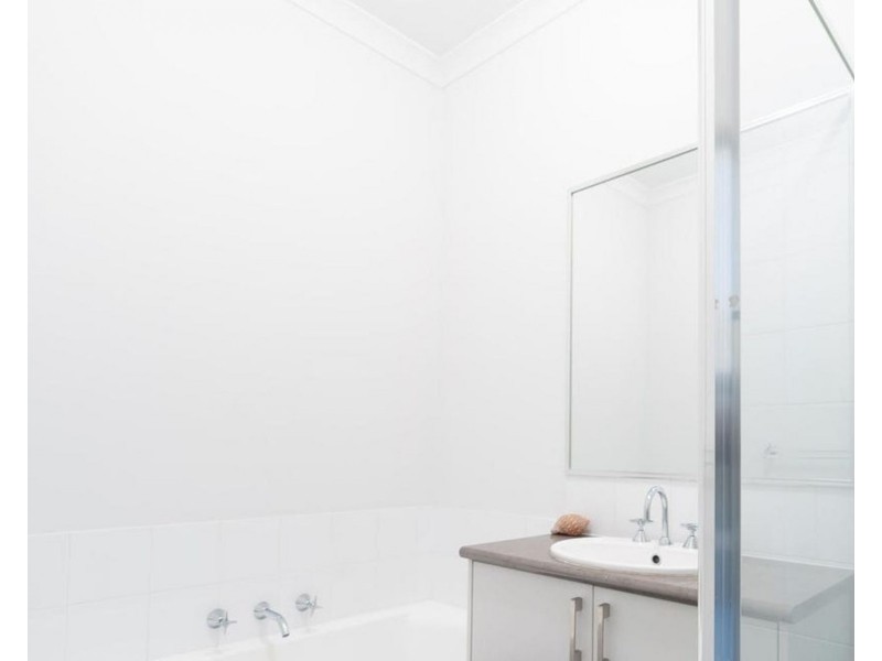 18 Cheyne Way, Caversham WA 6055