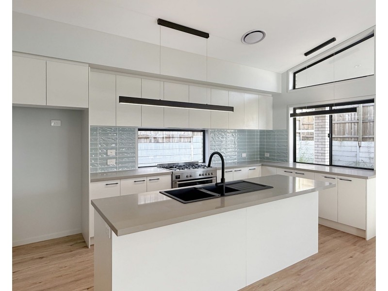 2 Alberg St, Spring Mountain QLD 4124