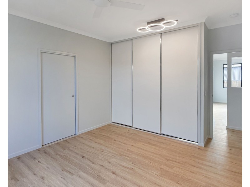 2 Alberg St, Spring Mountain QLD 4124