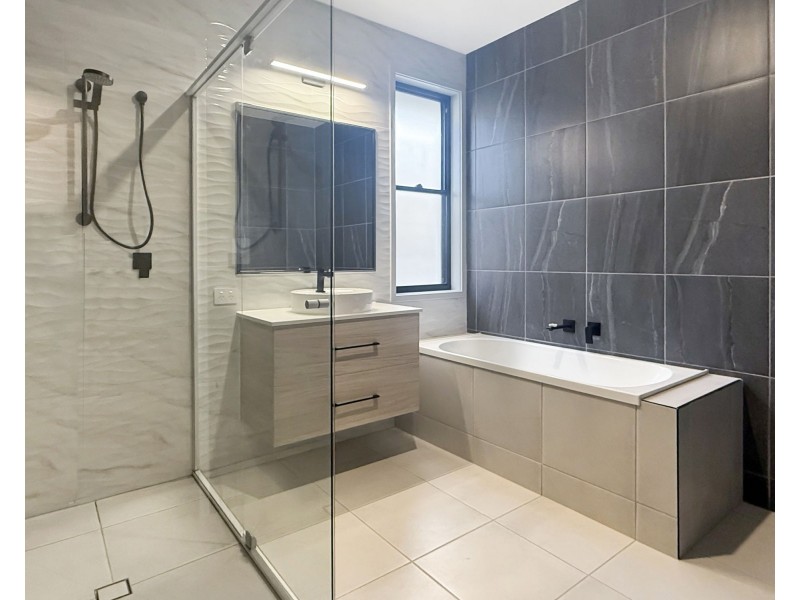 2 Alberg St, Spring Mountain QLD 4124