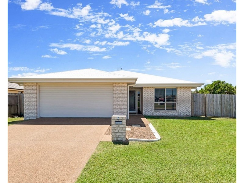 2 Toppers Drive, Coral Cove QLD 4670