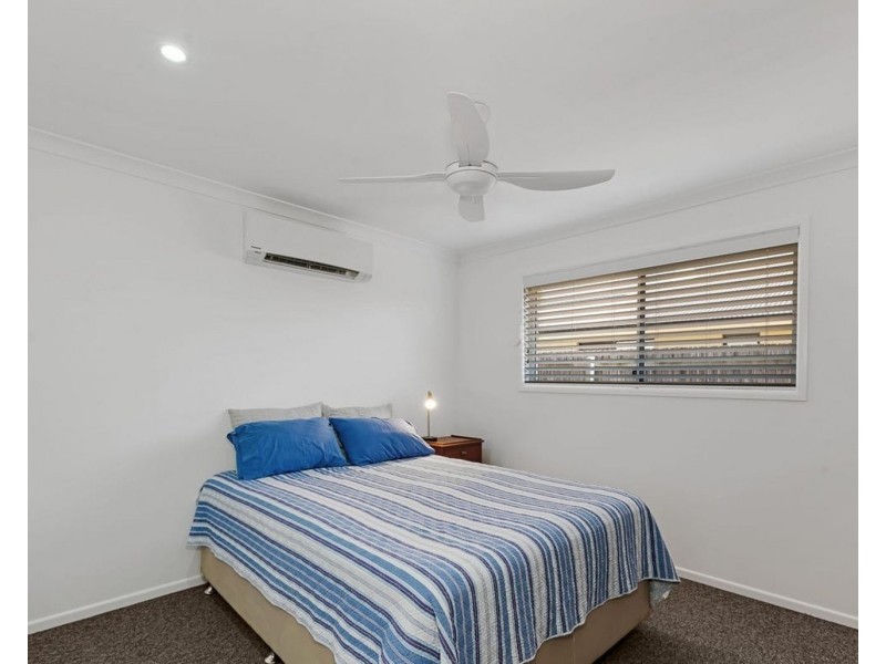 2 Toppers Drive, Coral Cove QLD 4670