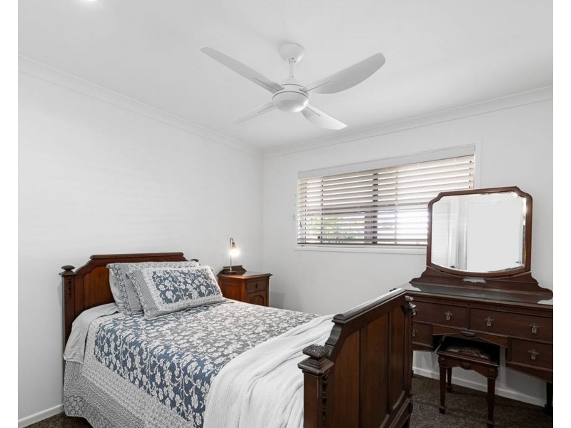 2 Toppers Drive, Coral Cove QLD 4670