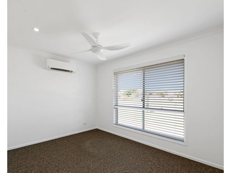 2 Toppers Drive, Coral Cove QLD 4670