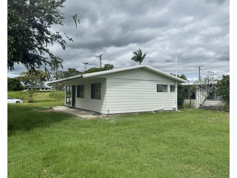 4 Short Street, Beachmere QLD 4510