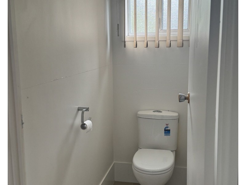 4 Short Street, Beachmere QLD 4510