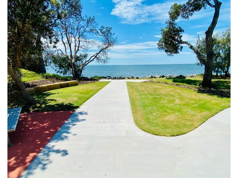 4 Short Street, Beachmere QLD 4510