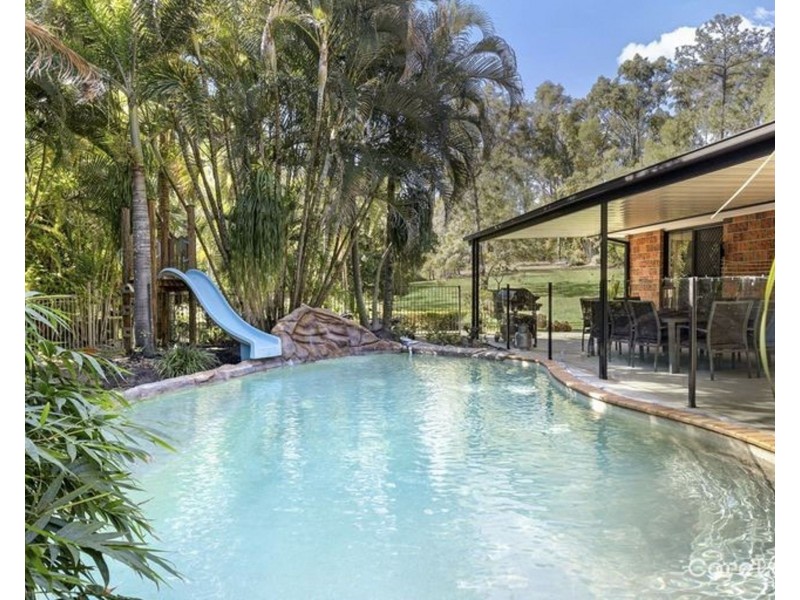 Room 3 & 4 8 Connemara Road, Gaven QLD 4211